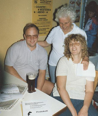 1988 Hessische Altersklassenmeisterschaften Kunstschwimmen in Hofheim - Annette + Wolfgang Gäßler, Mia Heckert