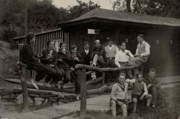 1927 Freibad Schwimmerhütte