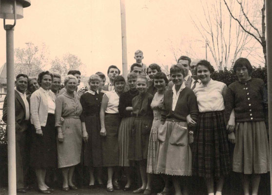 1957 1. Deutsche Meisterschaften Kunstschwimmen - Aktive, Trainerin und Fans